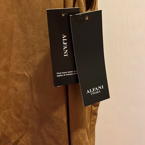 Fashionable XL top. Perfect for summer outings. - Picture 3 of 3